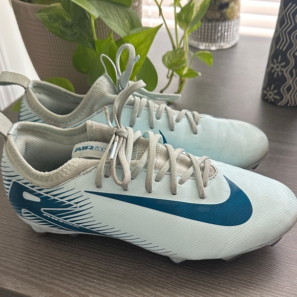 Nike Air Cleats in Light Blue and Teal - Picture 1 of 3